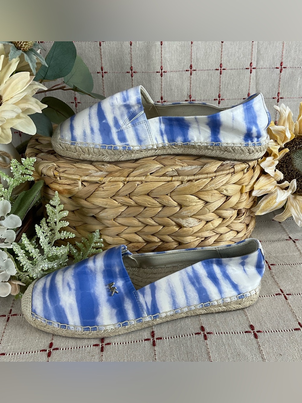 Michael Kors “Kendrick” Slip-On Blue White Tie Dye Espadrilles Women's Sz 6 Flat - Picture 6 of 6